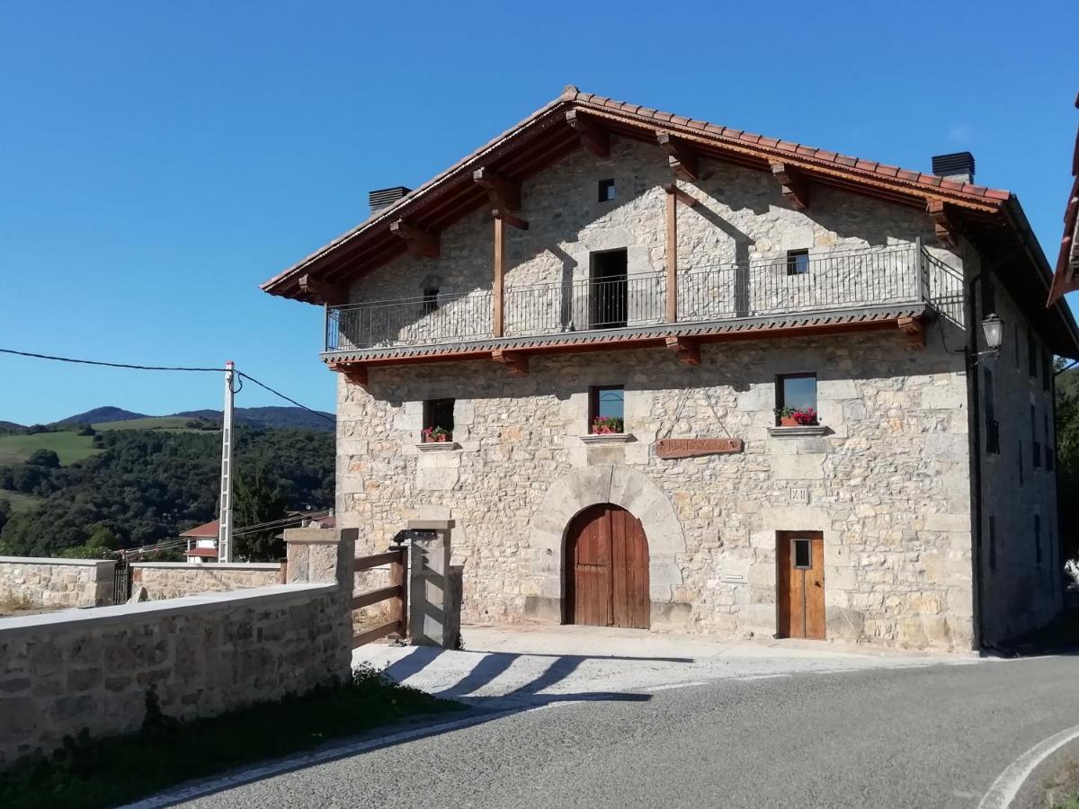 Casa Rural Juangoxenea Ihaben Exterior photo